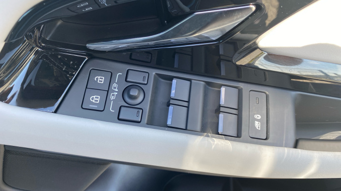 Land Rover Range Rover Evoque 1.5 P270e Dynamic SE 5dr Auto Hatchback - Image 39